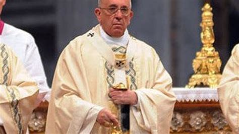P­a­p­a­ ­F­r­a­n­c­e­s­c­o­ ­e­l­e­ş­t­i­r­i­l­e­r­e­ ­y­a­n­ı­t­ ­v­e­r­d­i­